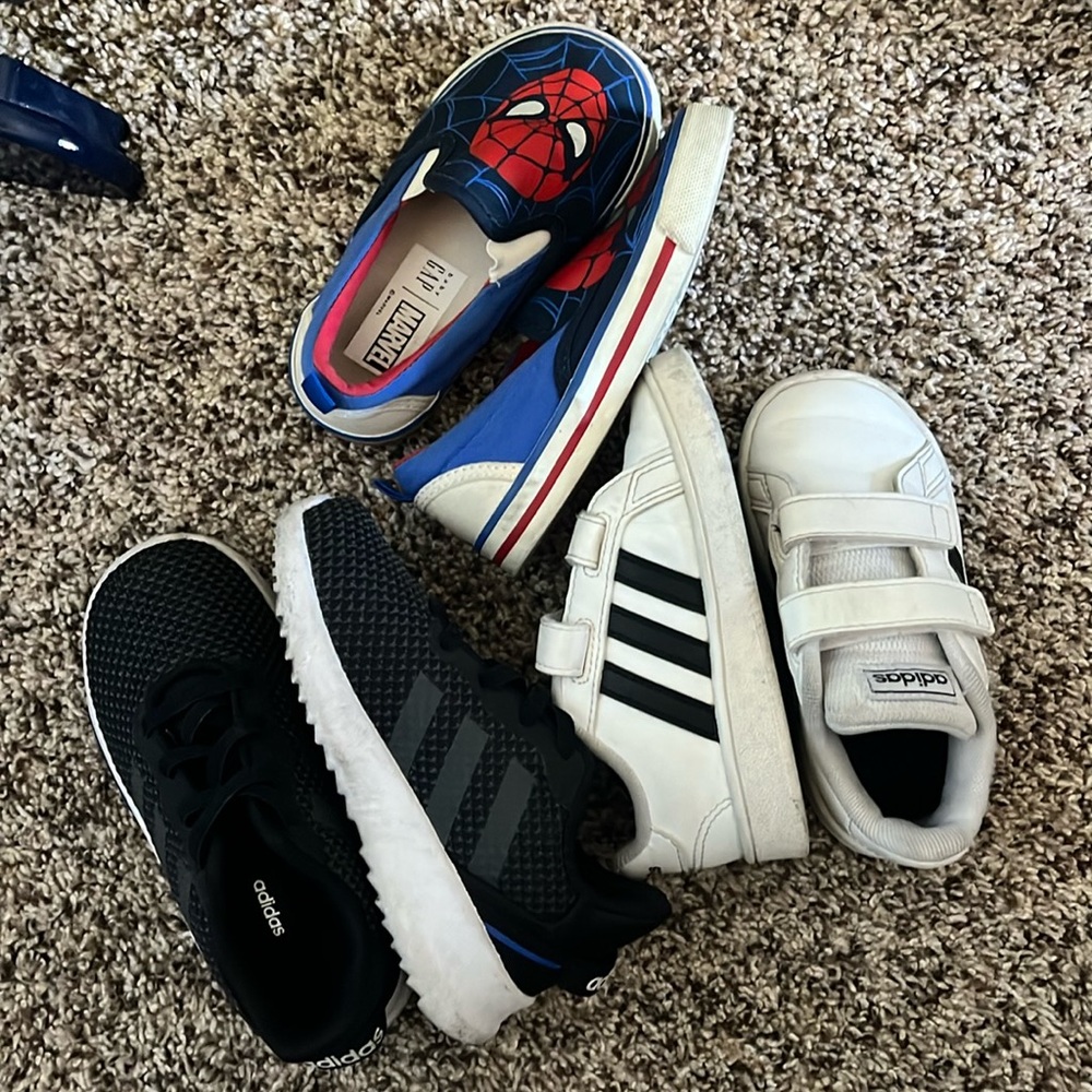 Toddler boys sneakers size 7 and 8